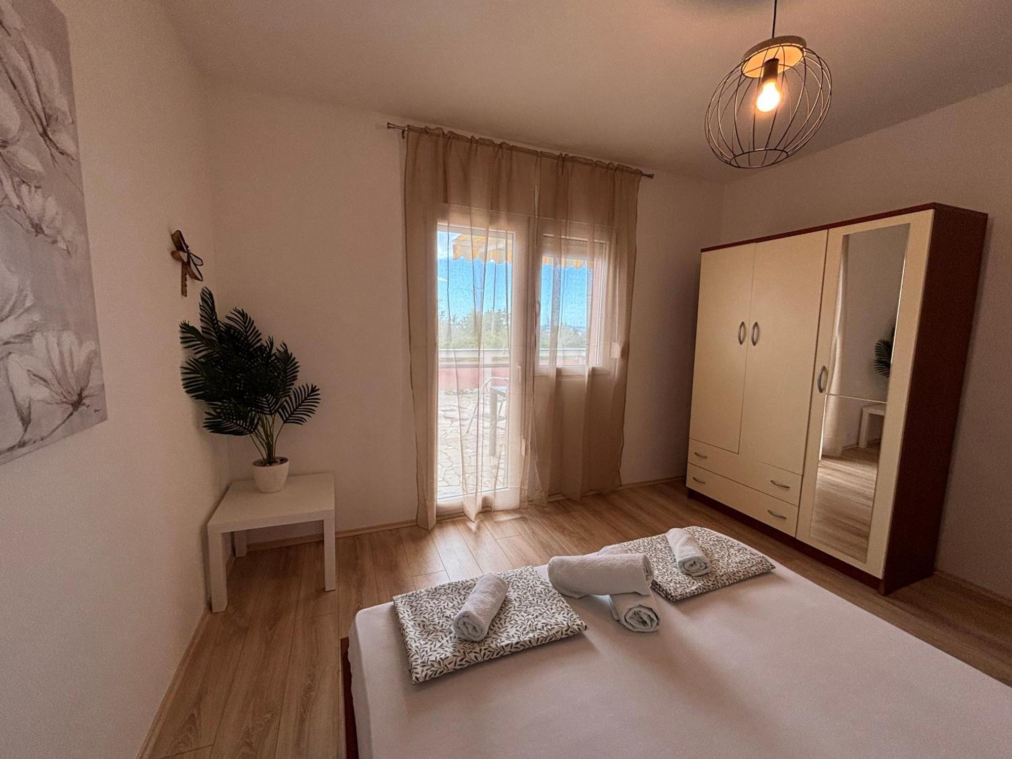 Guest House With Pool Ante Врси Екстериор снимка